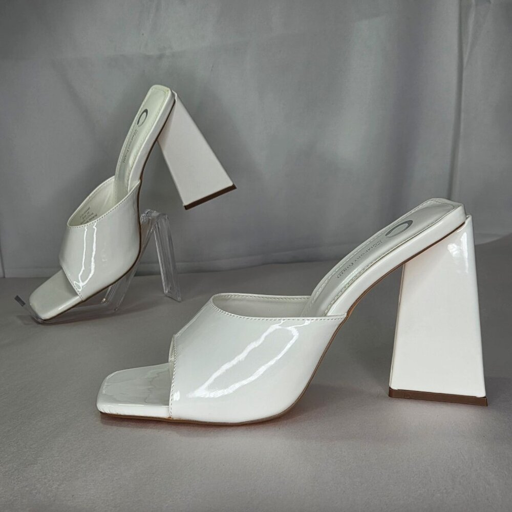 NWT Journee Collection Women's Kammali Sculpted Heel Sandals - Off White